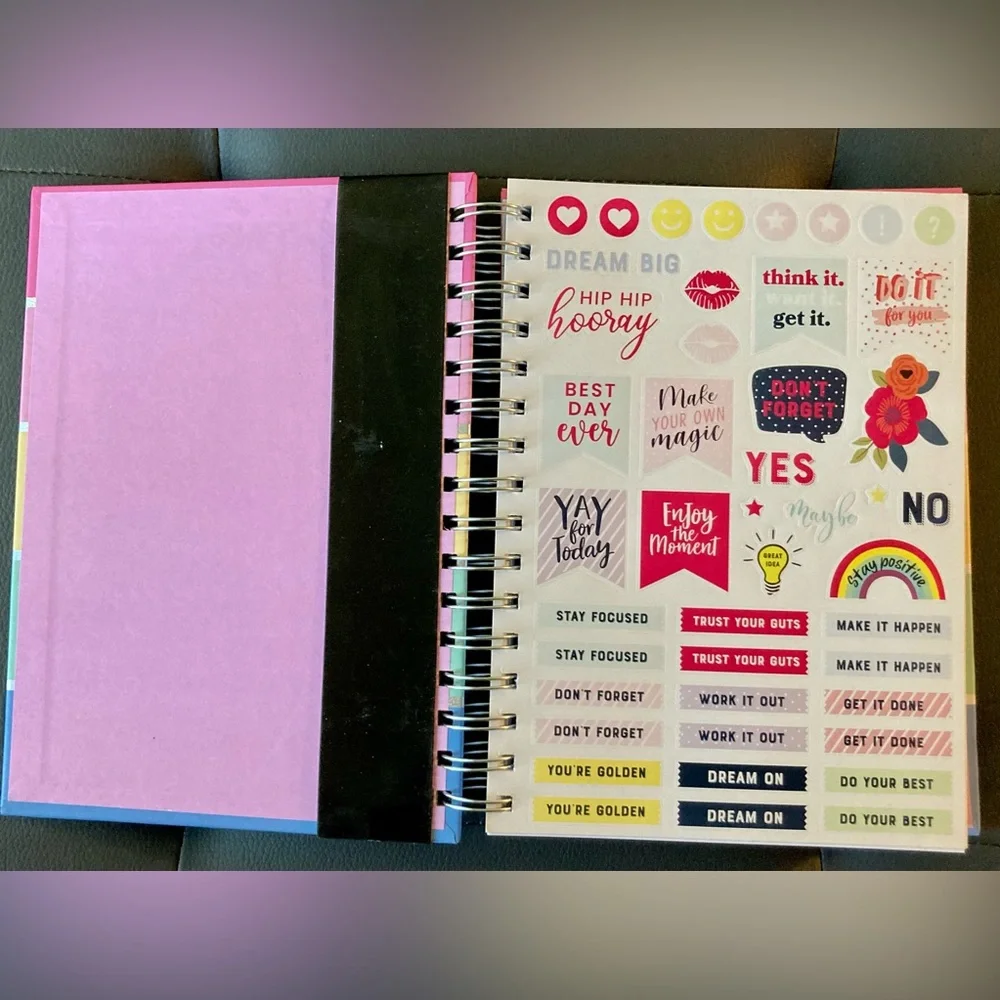 Paper Studio Weekly Planner - Picture 2 of 5